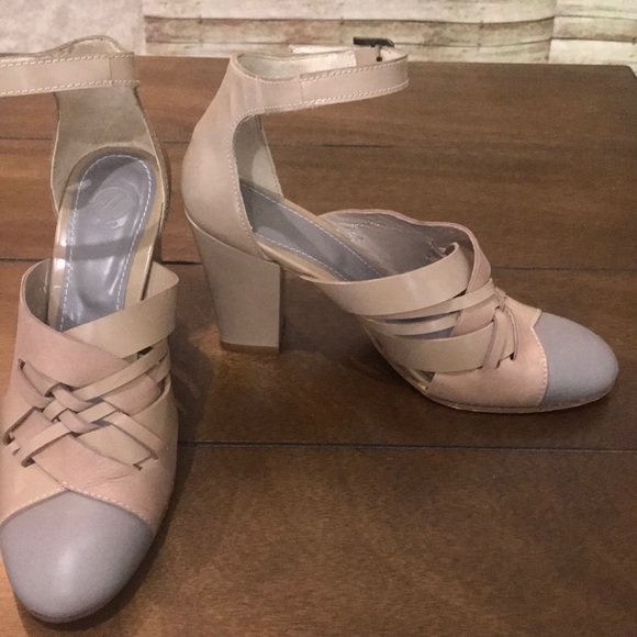 H by HUDSON London England High End Leather Heels - Picture 2 of 8